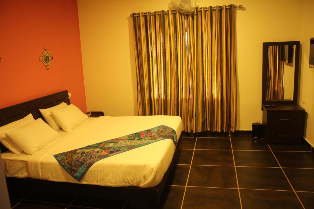Rockville Hotel Sultan Bathery Exterior foto